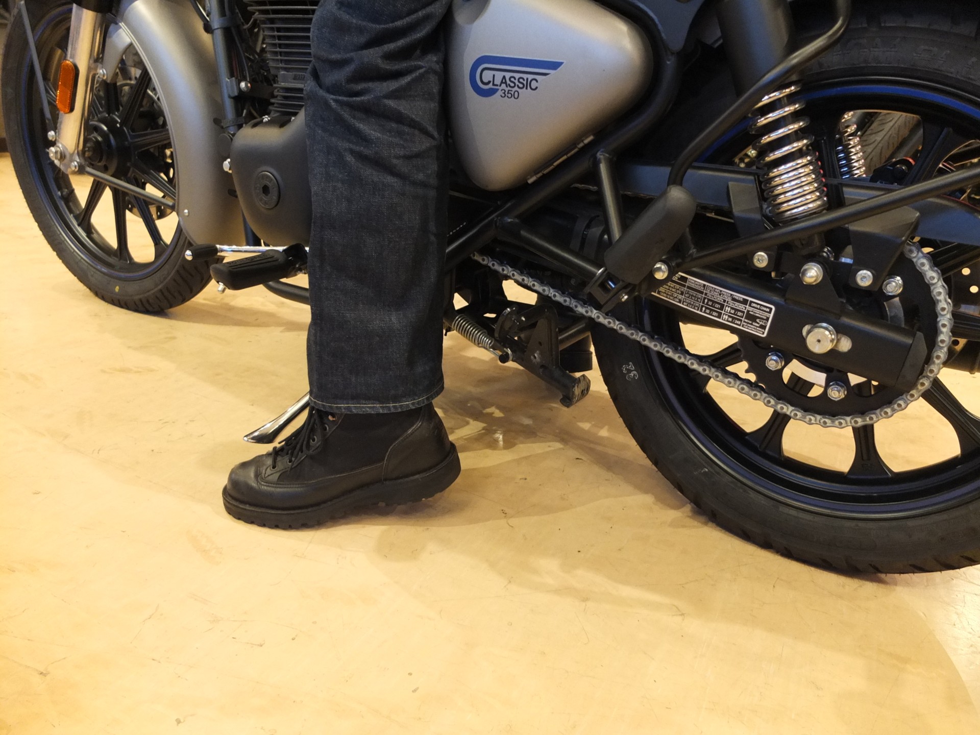 ☆ロイヤルエンフィールド・クラシック350専用ローダウン